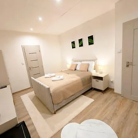 Axiom - Astra 1 Apartment Košice
